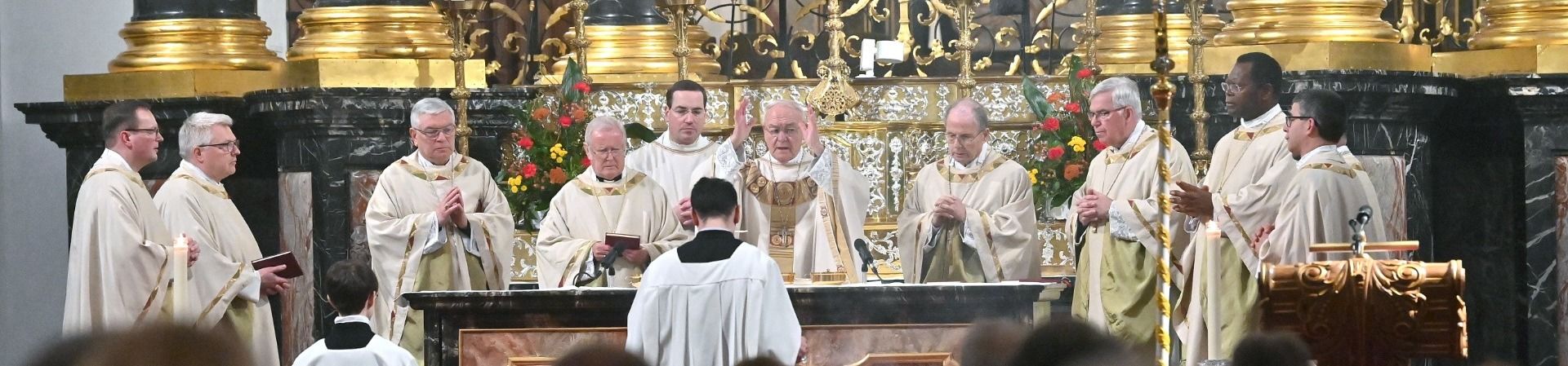Bischof em. Algermissen feierte 80. Geburtstag