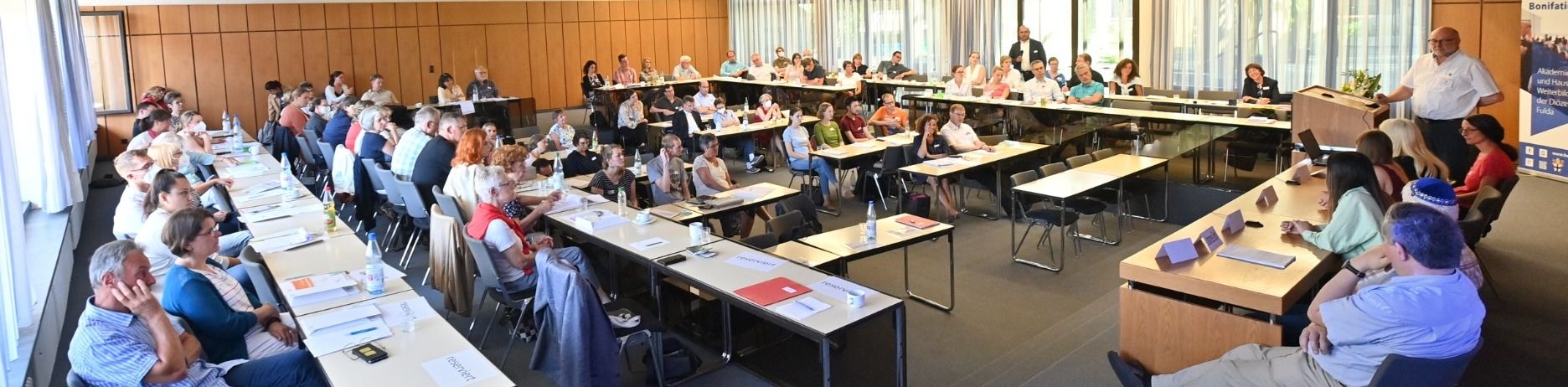 Religionsunterricht-Tag mit 100 Lehrerinnen und Lehrern aus dem ganzen Bistum Fulda